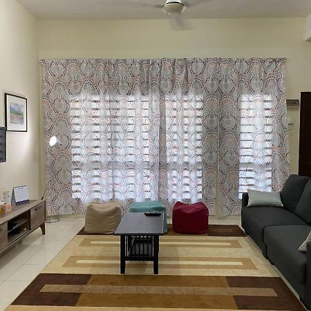 Spacious Cozy Lakeville Homestay 4 Bedrooms All With Aircond Seri Iskandar Kültér fotó