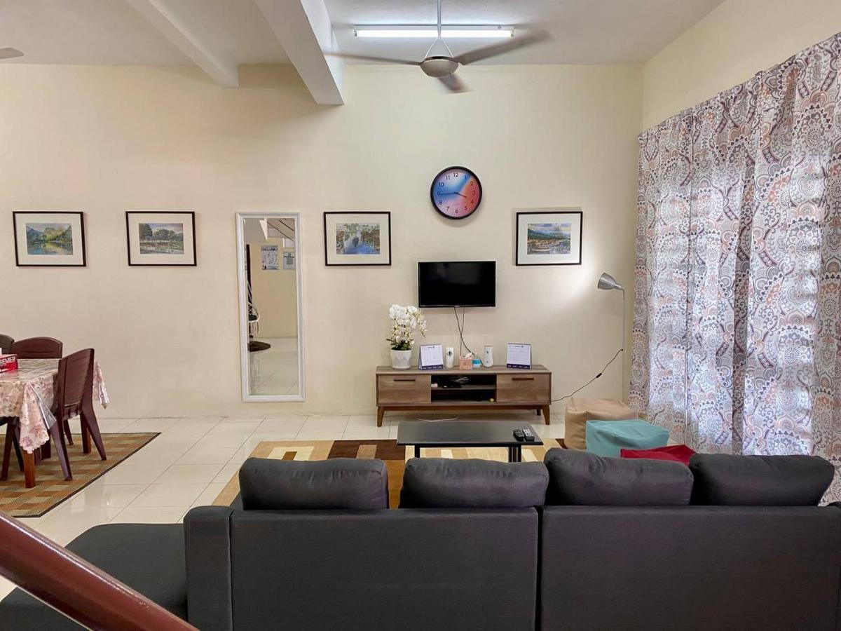 Spacious Cozy Lakeville Homestay 4 Bedrooms All With Aircond Seri Iskandar Kültér fotó