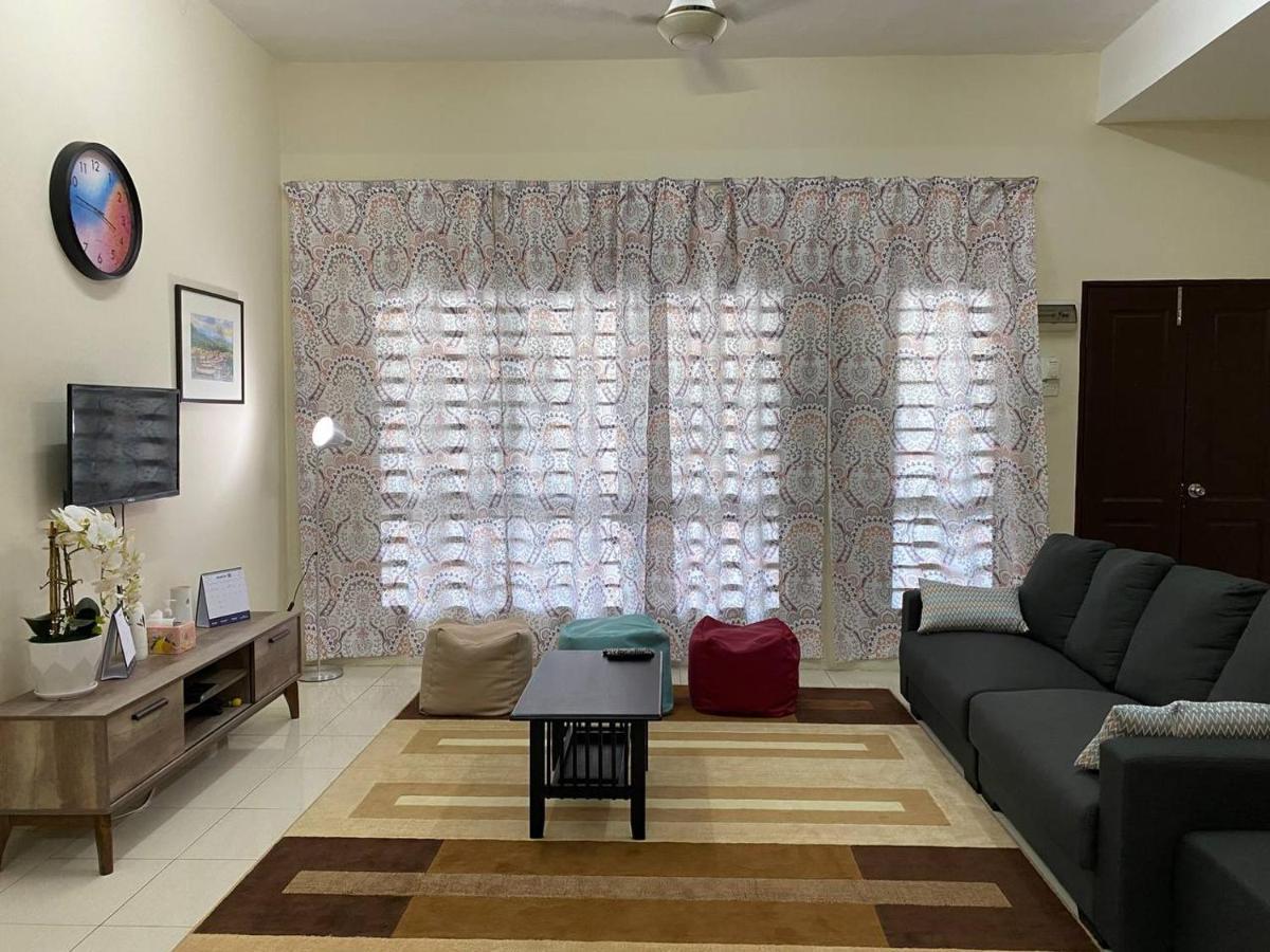 Spacious Cozy Lakeville Homestay 4 Bedrooms All With Aircond Seri Iskandar Kültér fotó