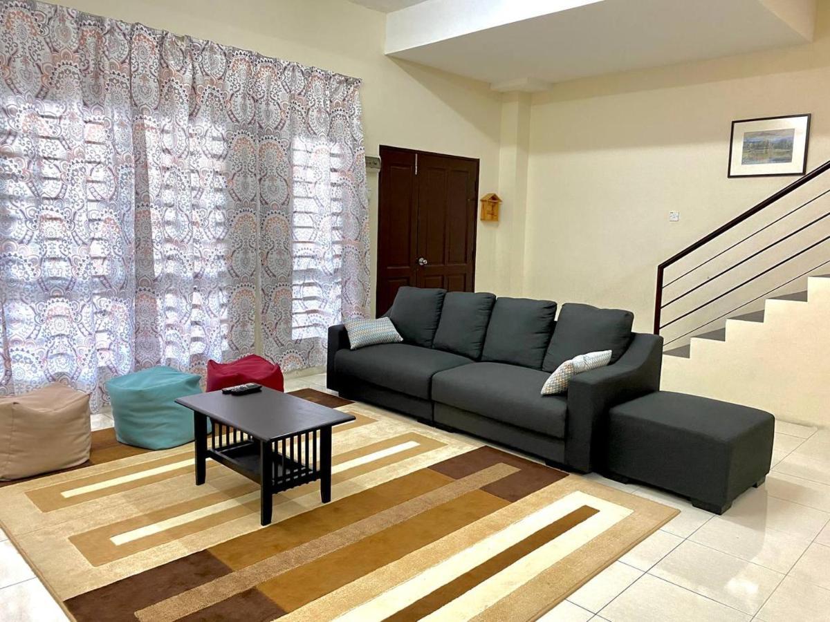 Spacious Cozy Lakeville Homestay 4 Bedrooms All With Aircond Seri Iskandar Kültér fotó